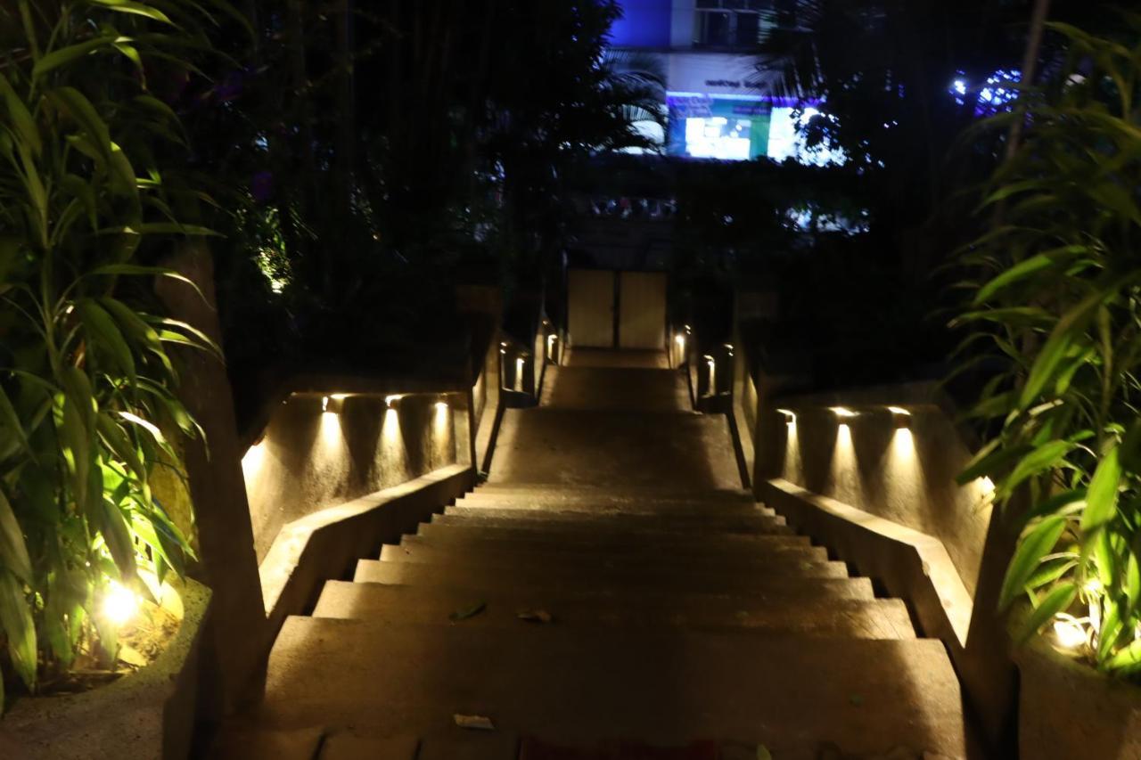 Colonial Residence Kandy Bagian luar foto
