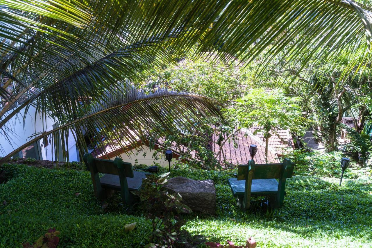 Colonial Residence Kandy Bagian luar foto