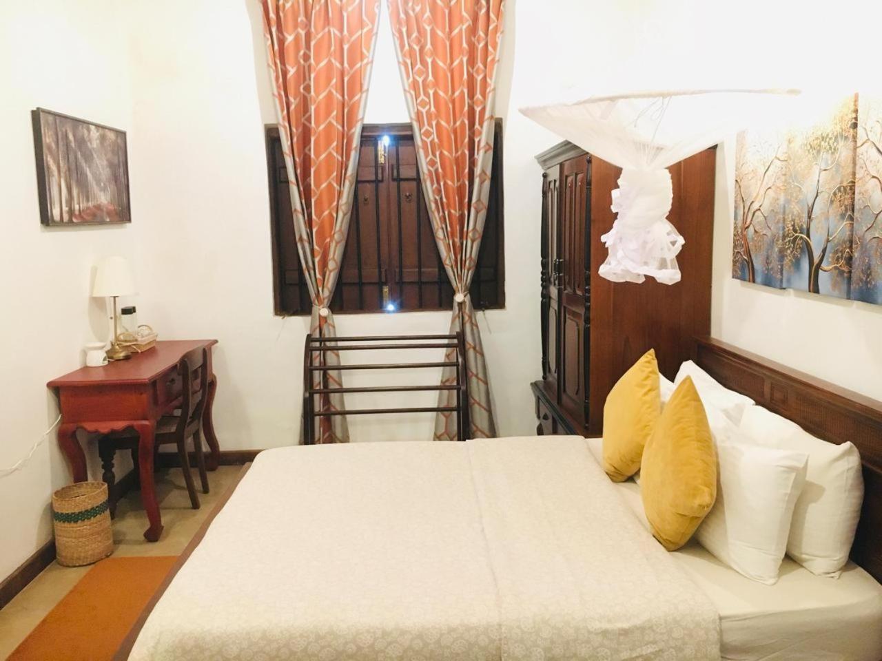 Colonial Residence Kandy Bagian luar foto