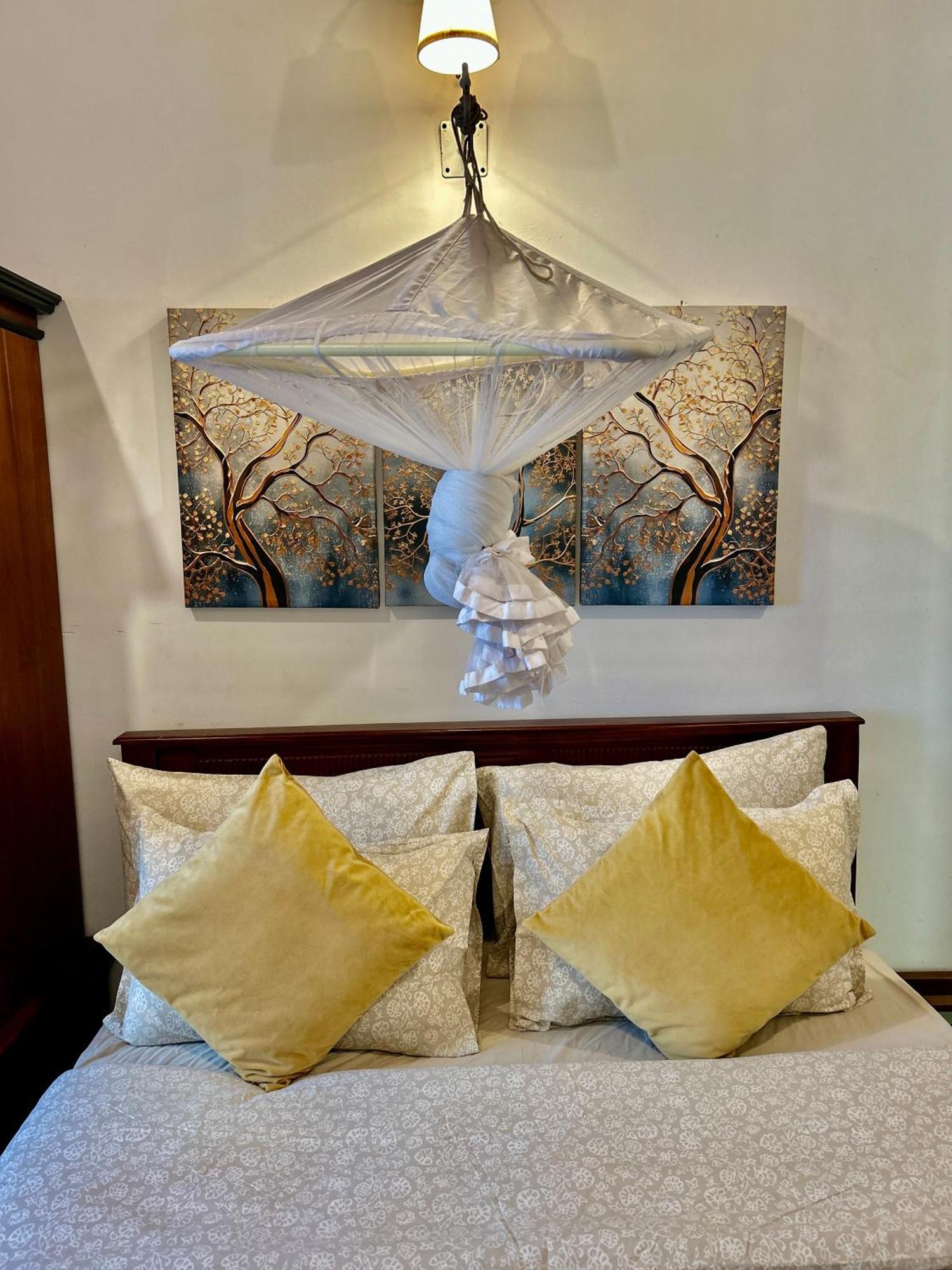 Colonial Residence Kandy Bagian luar foto