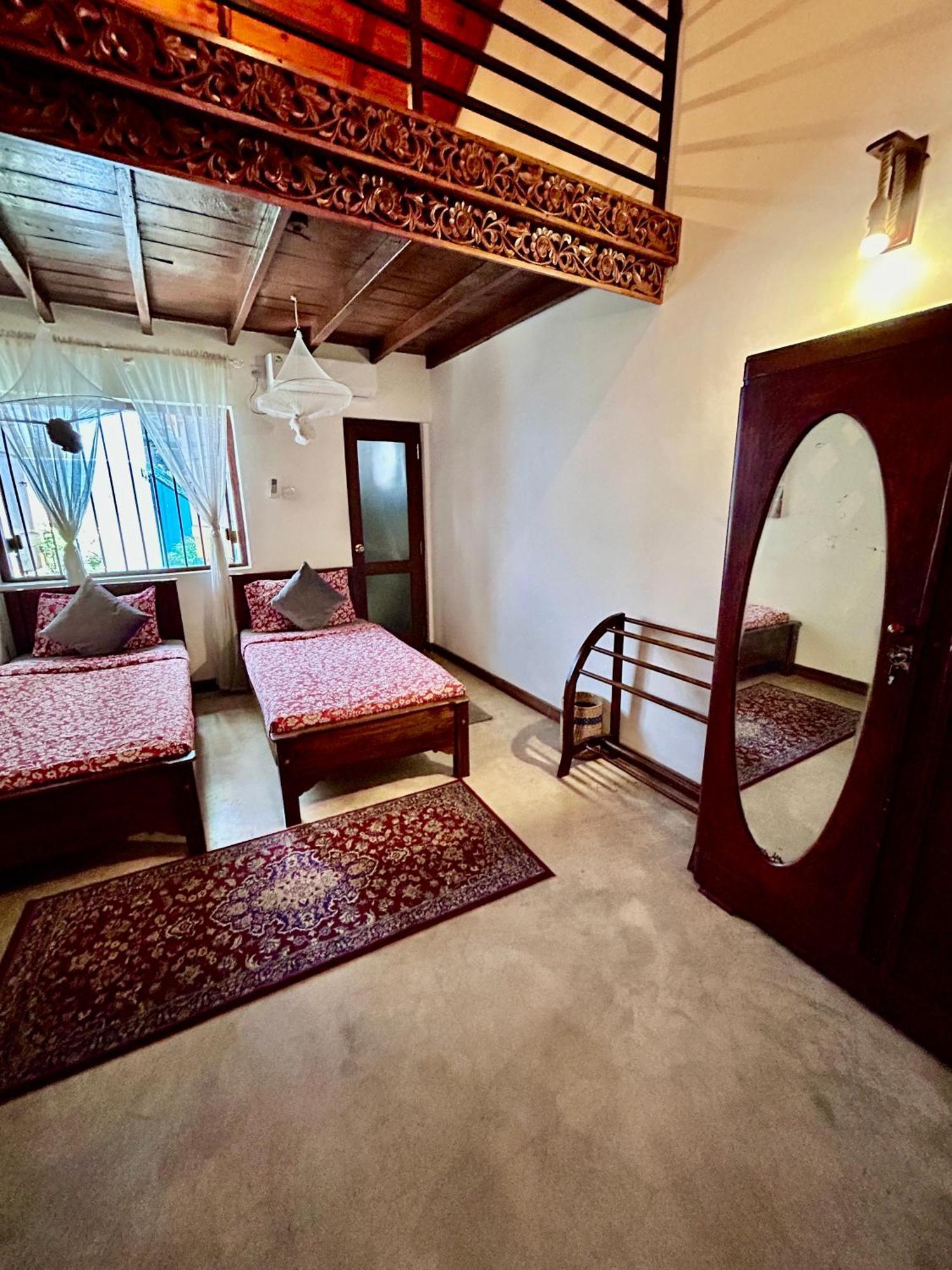 Colonial Residence Kandy Bagian luar foto