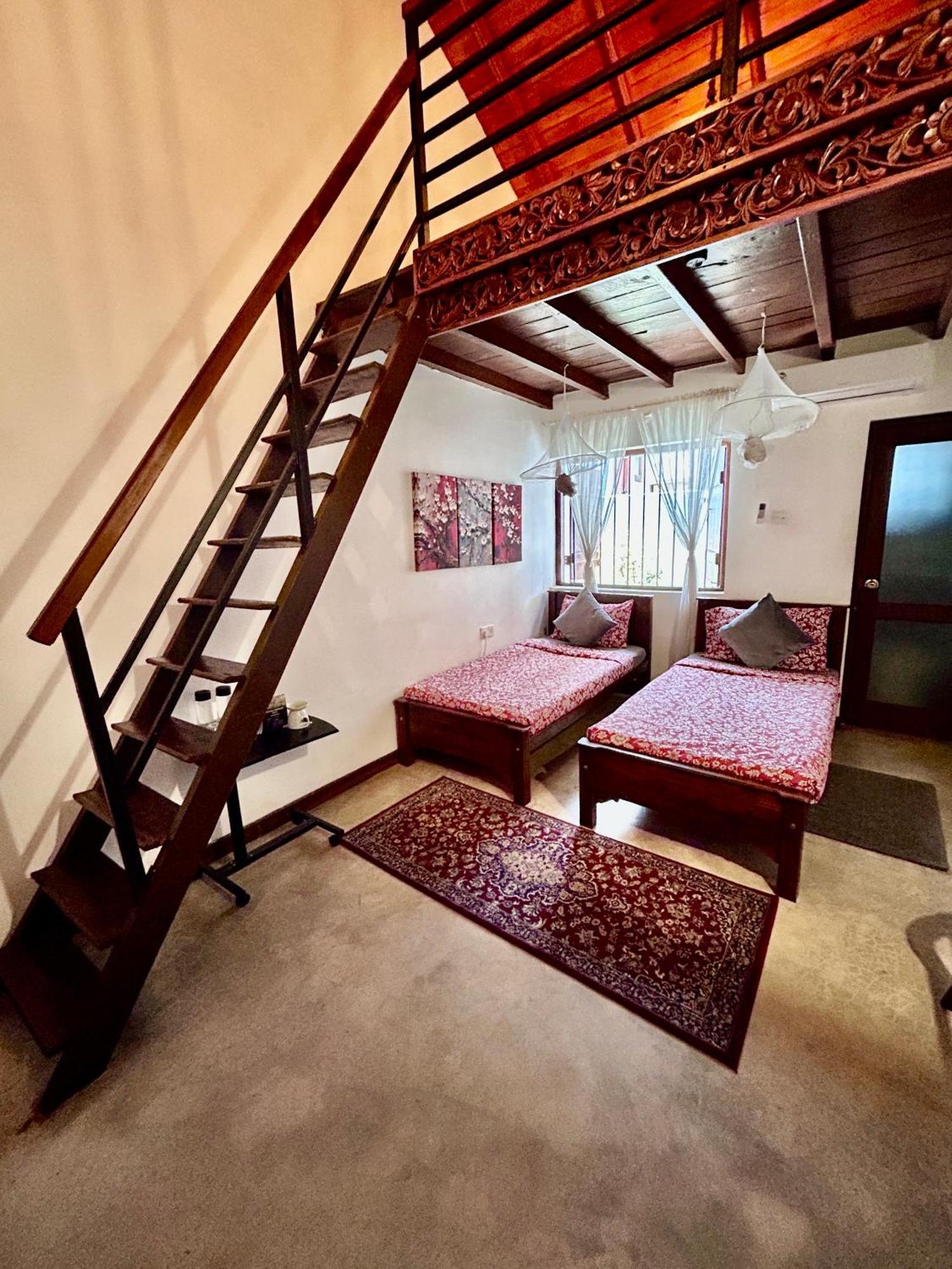 Colonial Residence Kandy Bagian luar foto