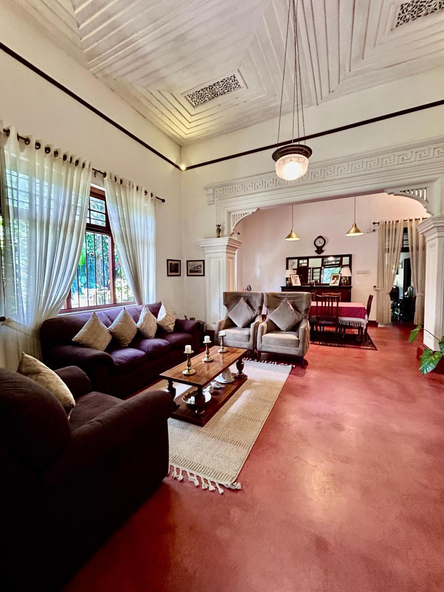 Colonial Residence Kandy Bagian luar foto