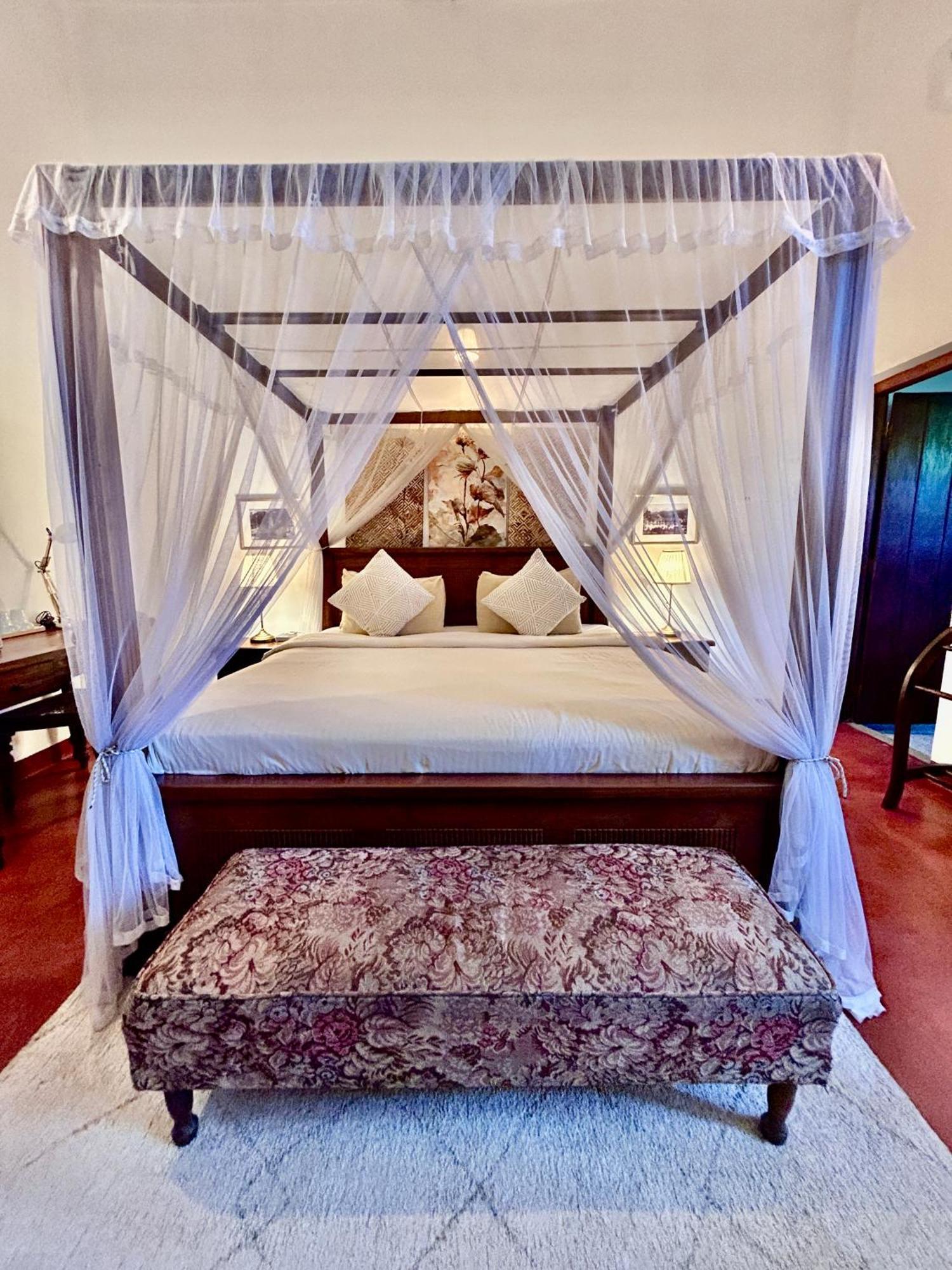 Colonial Residence Kandy Bagian luar foto